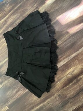 Hot Topic Black Mini Skirt with Bow Details size L
